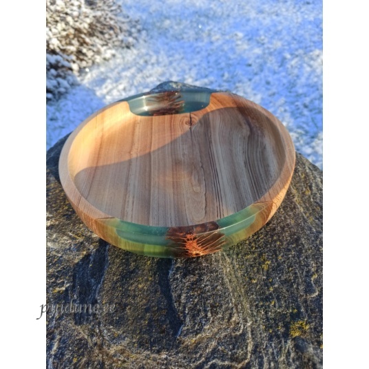 Kauss saarest epovaigu ja käbidega 23x3.8.jpg