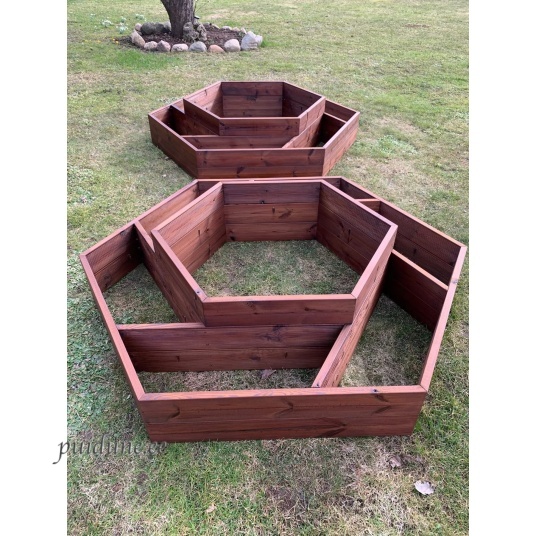 kuusnurkne taimekast.jpg
