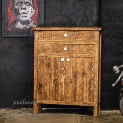 Rustic esikukapp