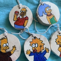 Dekoratiivne puidust ketaste komplekt "Simpsonid"